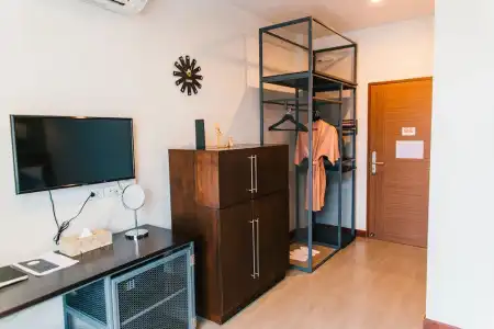 Wealth Boutique - 52