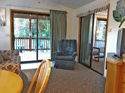 Park Motel and Cabins - 130