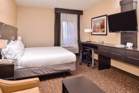 Holiday Inn Express & Suites Topeka West I-70 Wanamaker by IHG - 21