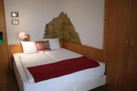 Grichting & Serviced Apartments - 93