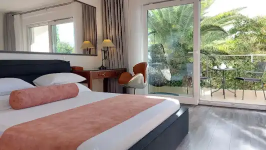 Refresh Boutique Apartments - 250