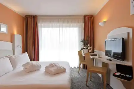 Best Western Astoria - 24