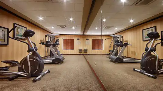 Best Western Plus Midland Suites - 26