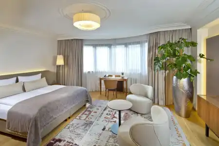Maximilian Stadthaus Penz - 14
