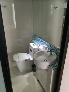 Serenotel Pattaya Beach Front - 9