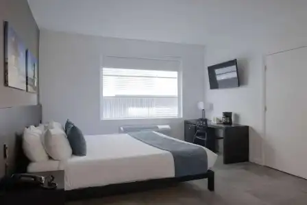 MB, Trademark Collection by Wyndham - 35