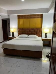 Mall Suites - 543