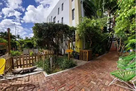 Freehand Miami - 33
