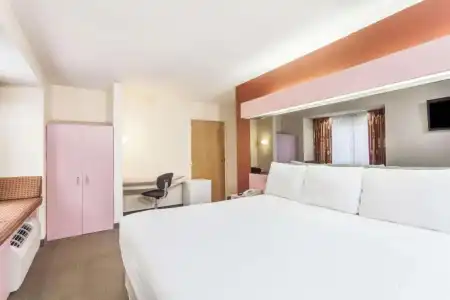 Quality Inn & Suites - 33