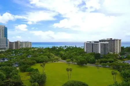 Luana Waikiki & Suites - 41