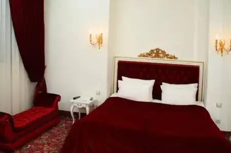 Royal De Paris - 29