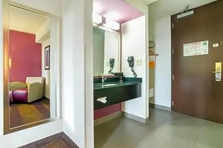 Holiday Inn & Suites RICHMOND - WEST END by IHG - 31