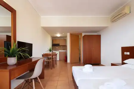 Dia Apts - 42