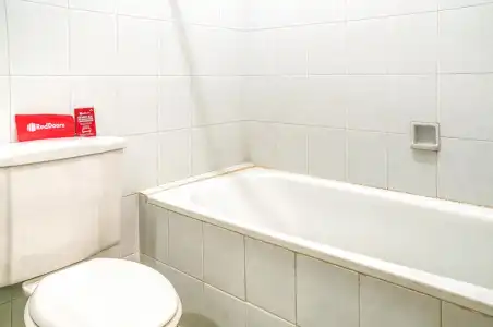 RedDoorz near Plaza Senayan - 25
