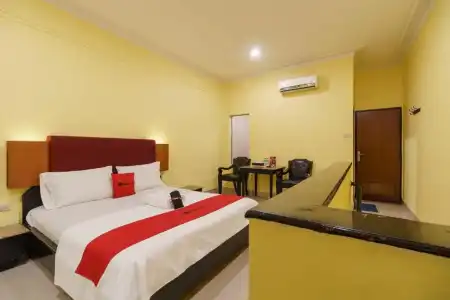 RedDoorz Plus near Ancol - 46