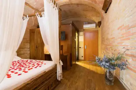 Apartments Historic - 10