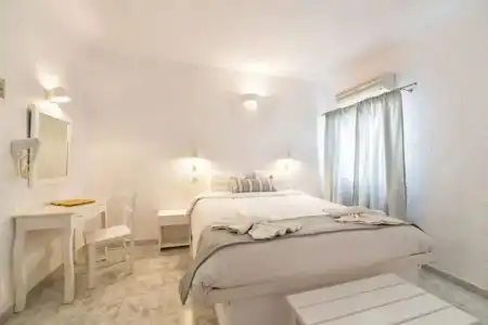 Artemis Suites - 102