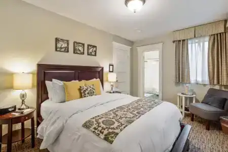 Parker Guest House - 1