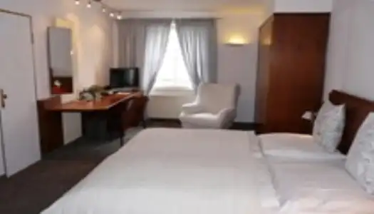 Carlton - 3