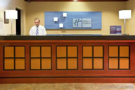 Holiday Inn Express & Suites Fort Wayne by IHG - 17