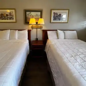 Van Ness Inn - 30