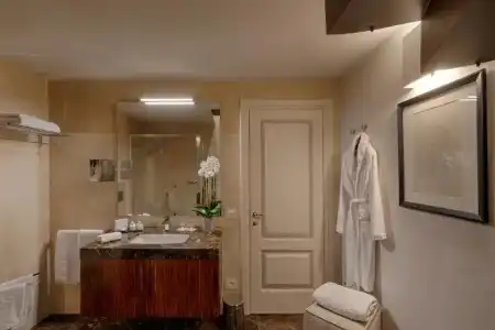 Donati Luxury Tower Suites - 244