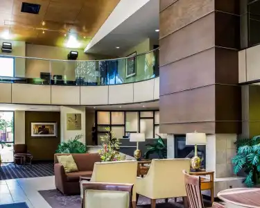 Quality Inn & Suites Peoria North - 1