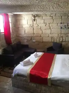 Stone Age Mansion - 30