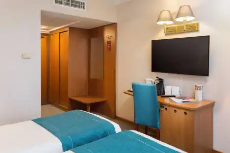 Ramada by Wyndham Bucharest Parc - 4