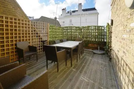 Queensgate Court - 76