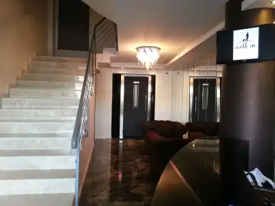 Walk In - 15
