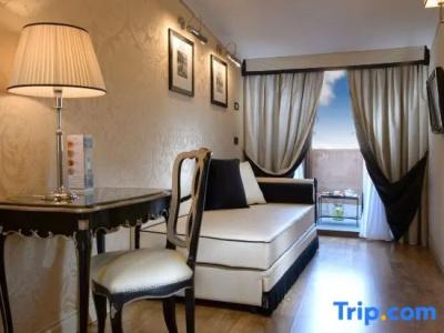 Olimpia Venice, BW signature collection - 82