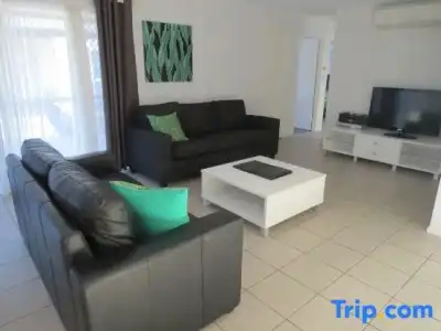 The Shores Holiday Apartments - 14