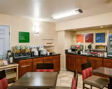 Comfort Inn Redding Near I-5 - 21
