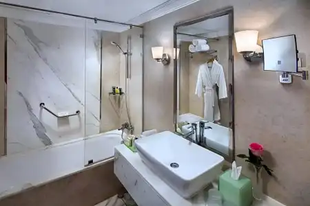 Hilton Alexandria Corniche - 86