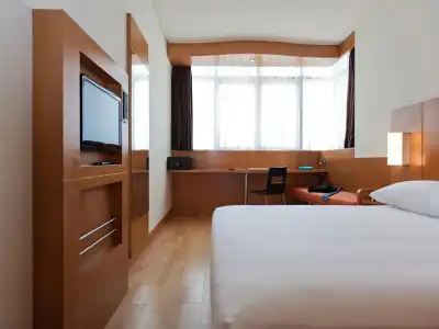 Ibis Abu Dhabi Gate - 28
