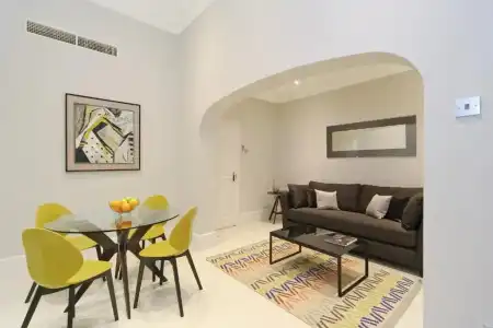 Queensgate Court - 112