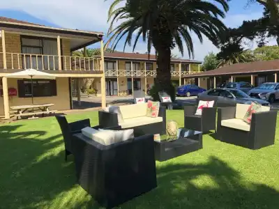 Half Moon Bay Motel - 49