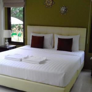 Phuket Sirinapha Resort - 28