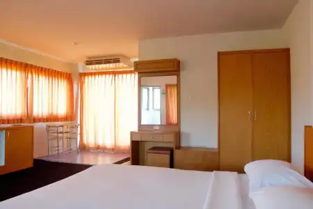 Sichang Shine Khao Resort - 67