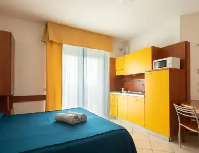 ApartSheila - 8