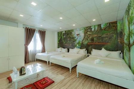 Ken's Backpackers - 111