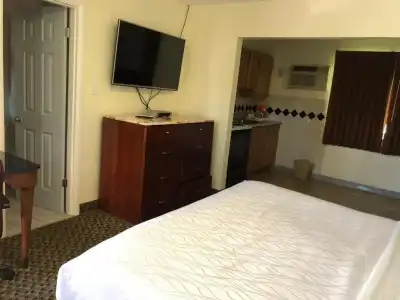 Monticello Motel - 12