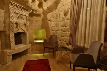 Acropolis Cave Suite - 76
