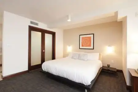 Strand Ocean Drive Suites - 4