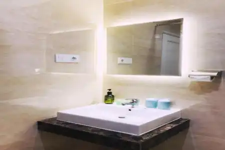 Grand   Thamrin  - 8