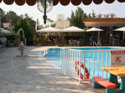 Apollonia Holiday Apartments - 8