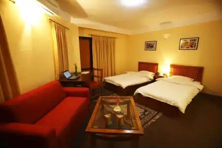 Royal Astoria - 4