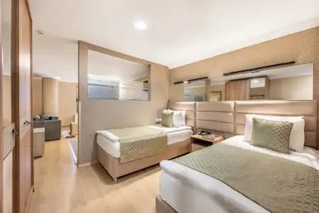Gallery Residence & - 163