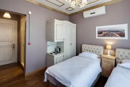Loka Suites - 29